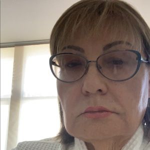 Meet your Posher, Valentina